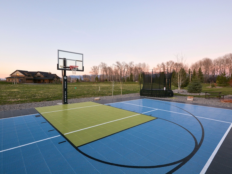 Custom backyard game courts in Tennessee